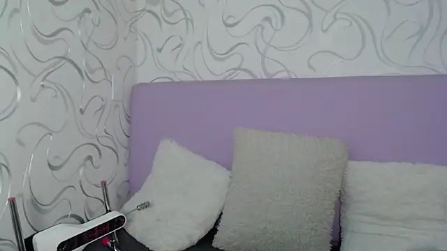 EmilyQueen3x online show from November 2025 01:55:01 PM