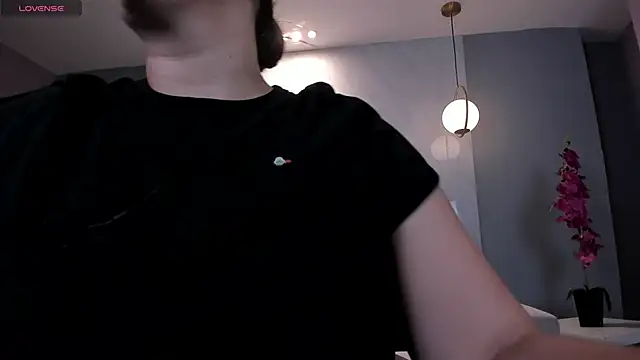 Snapshot of MartinnaBonnet chatting on February 2025 10:37:02 AM MartinnaBonnet online show from February 2025 10:37:02 AM