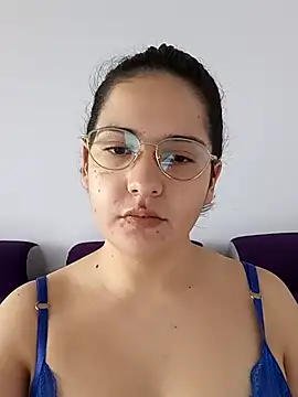 MiaLaurenzz online show from October 2025 05:55:02 PM