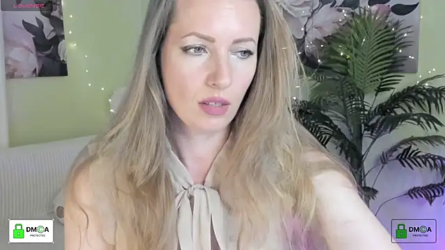 Queenymel online show from June 2026 04:55:01 PM