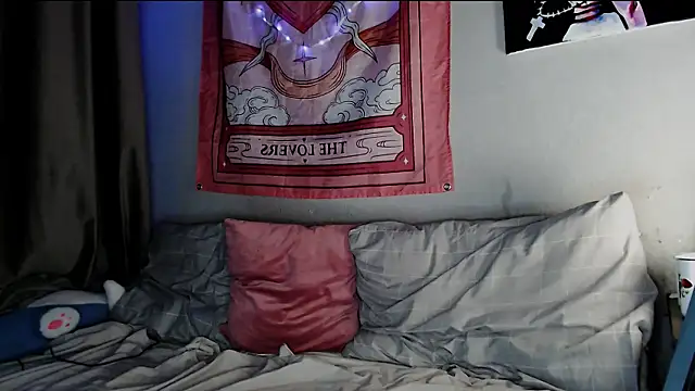 Alien Bella online show from April 2026 06:50:01 PM