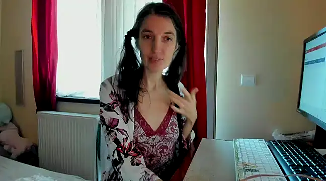 Snapshot of AliceisHome chatting on January 2025 10:32:01 AM AliceisHome online show from January 2025 10:32:01 AM