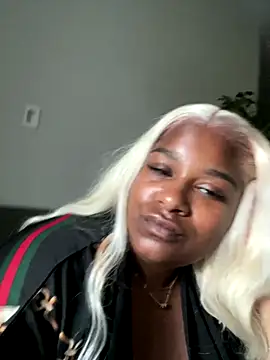 BigFineSelena online show from September 2025 11:06:02 PM