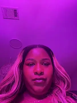 BigFineSelena online show from December 2025 02:29:01 AM