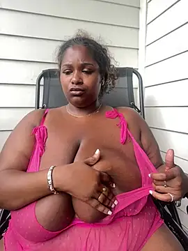 Snapshot of BigFineSelena chatting on June 2026 08:11:02 PM BigFineSelena online show from June 2026 08:11:02 PM