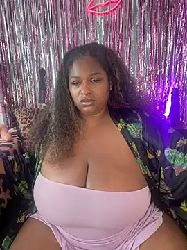Snapshot of BigFineSelena chatting on June 2026 02:55:02 PM BigFineSelena online show from June 2026 02:55:02 PM