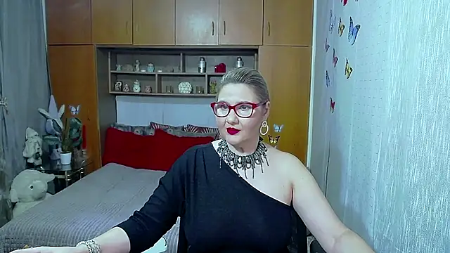 LucilleFenlys online show from March 2026 10:00:02 PM