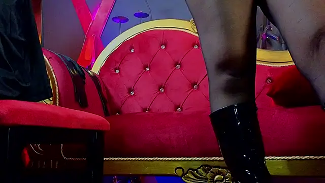 Snapshot of PerlaDivaio chatting on October 2025 02:49:01 PM PerlaDivaio online show from October 2025 02:49:01 PM