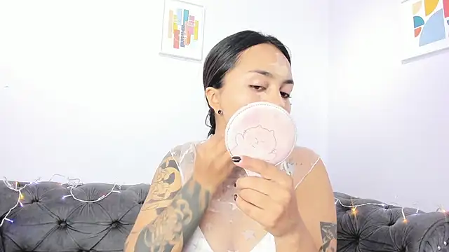 miss soffi  online show from December 2025 12:21:02 PM