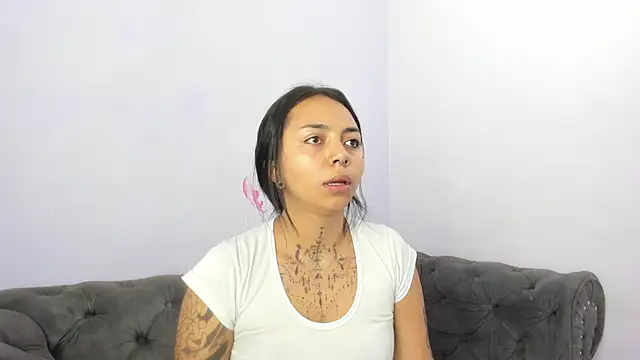 miss soffi  online show from April 2026 12:10:01 PM