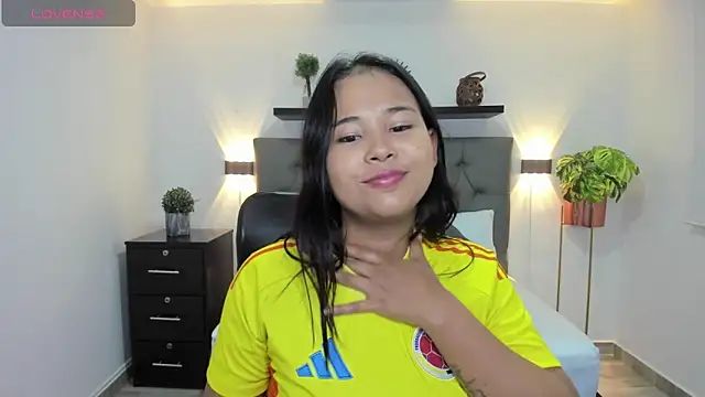 isabella florez online show from February 2025 11:46:01 AM