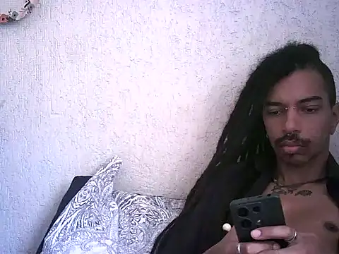 Snapshot of DarkSlim666 chatting on January 2026 04:00:01 PM DarkSlim666 online show from January 2026 04:00:01 PM