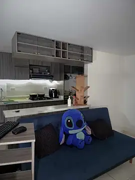 blackdrey18 online show from November 2025 01:00:01 PM