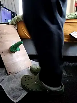 Snapshot of TheTree13 chatting on March 2026 12:48:02 AM TheTree13 online show from March 2026 12:48:02 AM