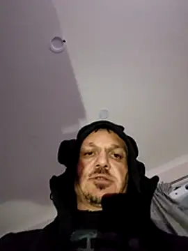 Snapshot of TheTree13 chatting on April 2026 11:30:02 AM TheTree13 online show from April 2026 11:30:02 AM