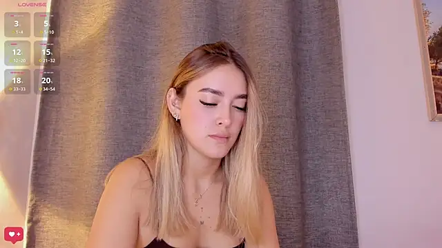 Assh lee  online show from October 2025 12:48:02 PM