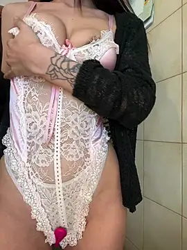 L000lita online show from March 2026 03:17:01 PM