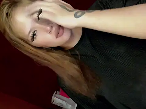 Snapshot of angelmist_thea chatting on October 2025 04:04:02 AM angelmist thea online show from October 2025 04:04:02 AM