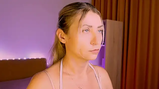 ZoeGrant online show from July 2026 05:30:01 PM