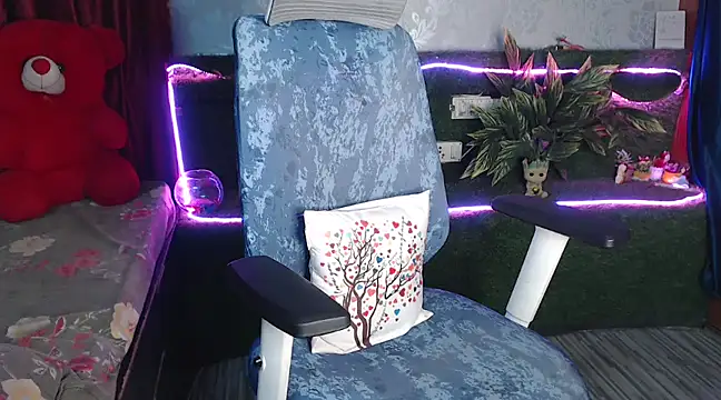 Beyond Cuteness  online show from February 2025 07:25:02 PM