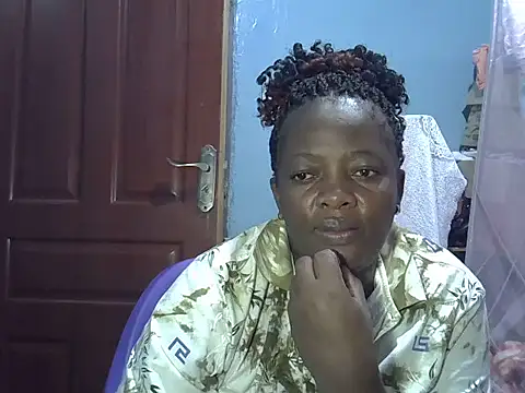 Ebonyceline online show from April 2026 07:39:01 PM