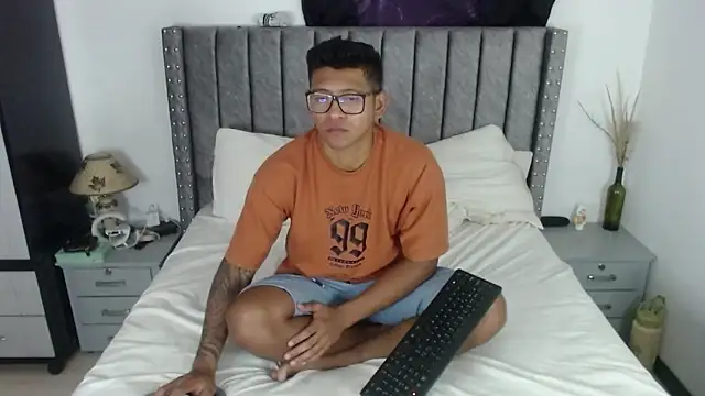 TomLover 12 online show from December 2024 05:03:01 PM