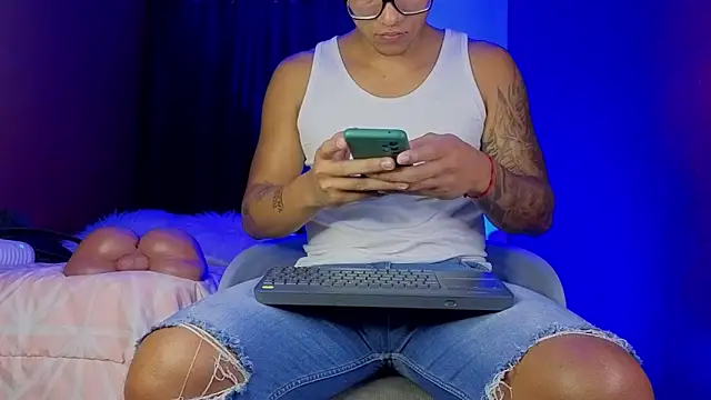 TomLover 12 online show from October 2025 12:19:01 AM