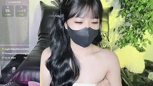 Snapshot of Mya_Lee chatting on December 2024 07:33:01 PM Mya Lee online show from December 2024 07:33:01 PM