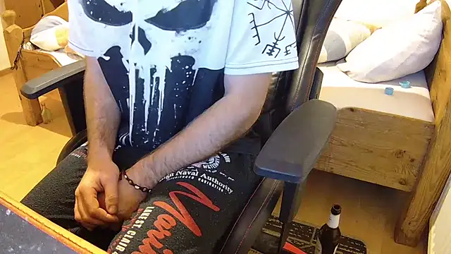 Snapshot of KmlBI26 chatting on October 2025 07:10:02 AM KmlBI26 online show from October 2025 07:10:02 AM