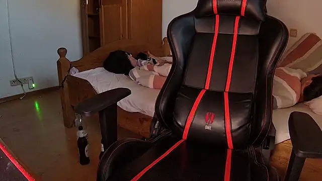 Snapshot of KmlBI26 chatting on October 2025 07:21:01 AM KmlBI26 online show from October 2025 07:21:01 AM