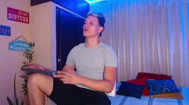 DavidNeill online show from March 2025 08:51:01 PM