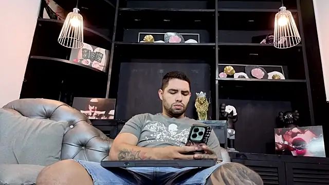 Snapshot of matteosantos chatting on October 2025 11:11:02 AM matteosantos online show from October 2025 11:11:02 AM