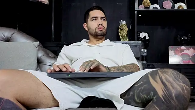 Snapshot of matteosantos chatting on November 2025 11:34:02 AM matteosantos online show from November 2025 11:34:02 AM