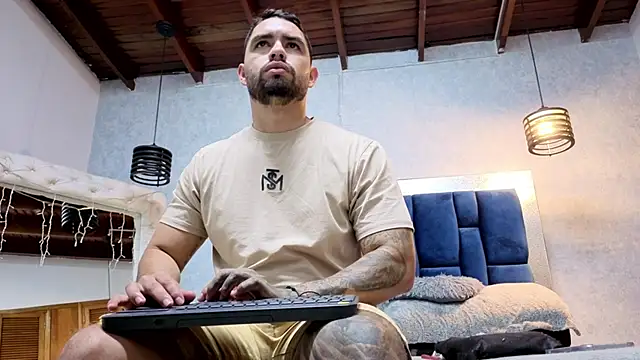 Snapshot of matteosantos chatting on November 2025 09:17:01 PM matteosantos online show from November 2025 09:17:01 PM