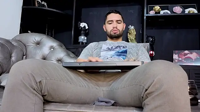 Snapshot of matteosantos chatting on November 2025 11:36:02 AM matteosantos online show from November 2025 11:36:02 AM