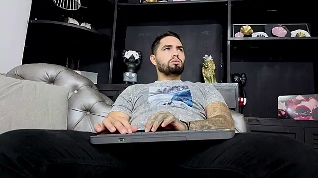 matteosantos online show from December 2025 11:36:02 AM