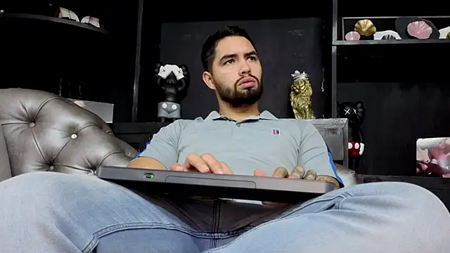 matteosantos online show from December 2025 12:01:02 PM