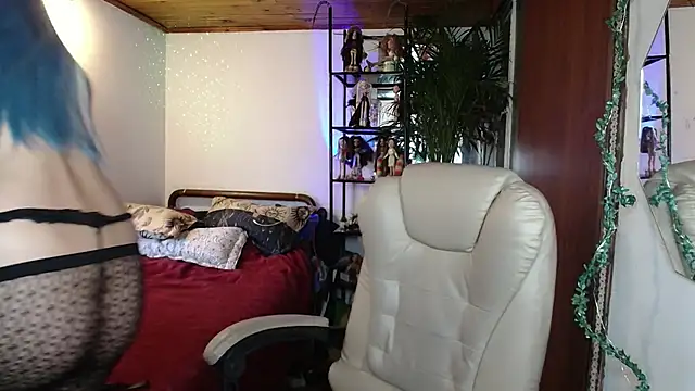 NicoleCortez online show from February 2026 05:03:01 PM