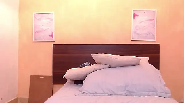 scaelettdubois online show from December 2024 02:47:01 AM