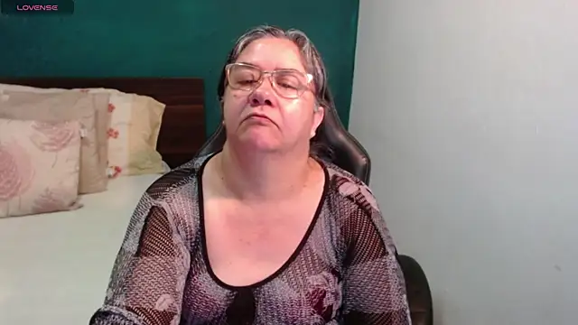 Snapshot of scaelettdubois chatting on July 2026 06:29:01 AM scaelettdubois online show from July 2026 06:29:01 AM