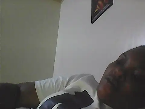 Naughty Laurah online show from December 2025 04:24:02 PM