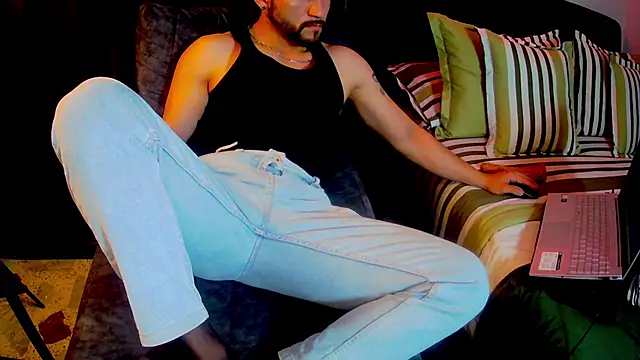 Snapshot of _DANTE_BIGASS chatting on December 2024 11:32:01 PM DANTE BIGASS online show from December 2024 11:32:01 PM