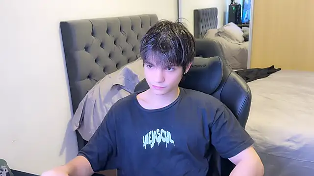 SasukeUhchiaa online show from March 2025 06:18:01 PM