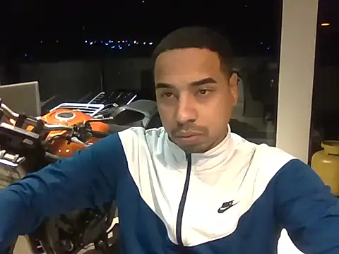 Snapshot of Juninho10c chatting on November 2025 12:34:02 AM Juninho10c online show from November 2025 12:34:02 AM