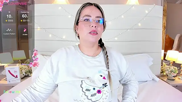 Charlotte93  online show from November 2025 11:47:01 AM