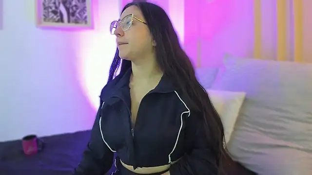 lucy neil online show from February 2026 02:34:02 AM