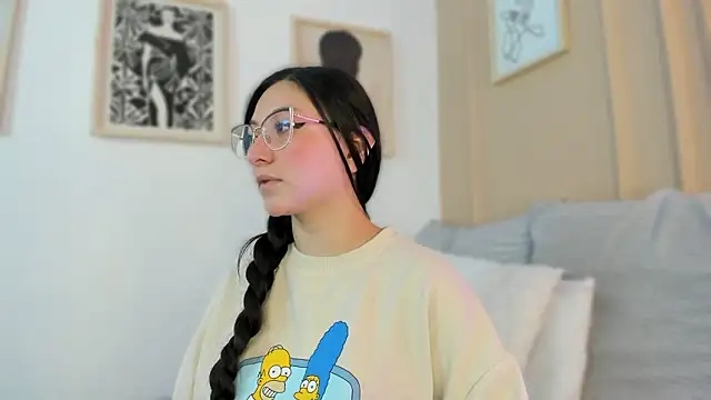 lucy neil online show from February 2026 02:32:01 AM