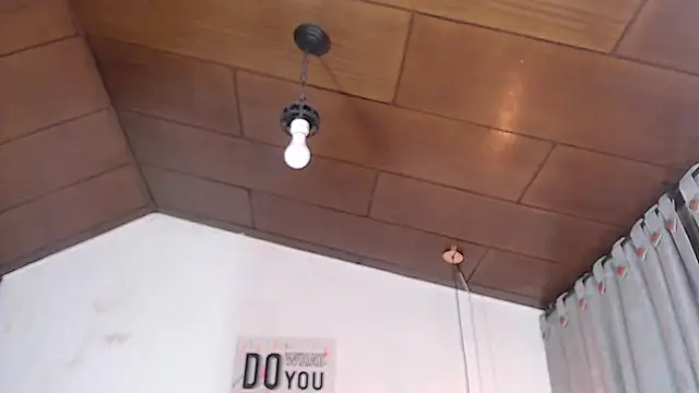 Snapshot of vaness_weet chatting on January 2025 01:56:01 AM vaness weet online show from January 2025 01:56:01 AM