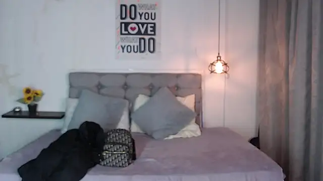 Snapshot of vaness_weet chatting on January 2025 01:48:01 AM vaness weet online show from January 2025 01:48:01 AM