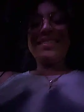 Snapshot of vaness_weet chatting on January 2025 11:43:01 AM vaness weet online show from January 2025 11:43:01 AM